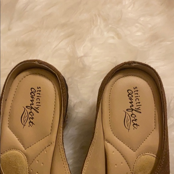 STRICTLY COMFORT MARIAN SUEDE LEATHER SLIP ONS - Picture 6 of 8